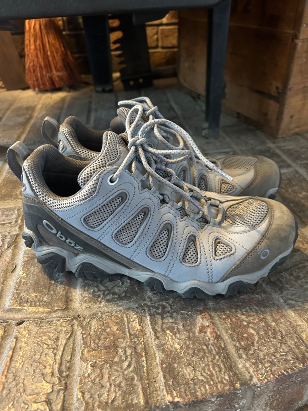 Oboz Sawtooth II Low Hiking Shoe - Men's size  10 1/2